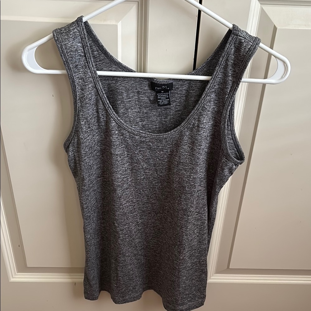 Rue21 Gray Fitted Sleeveless Tank Top